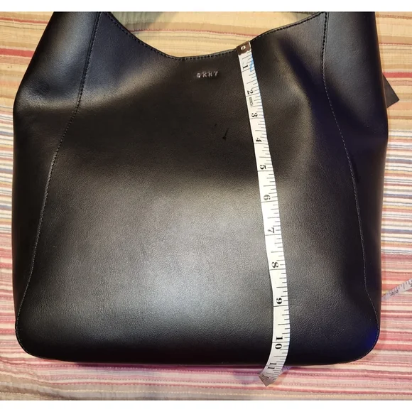 NWT DKNY Black Leather Hobo Shoulder Handbag Black w/ Silver Chain Accent - Picture 14 of 16